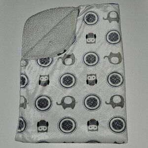 Blankets & Beyond Gray Blue Owls Elephants Circles Baby Blanket Fleece Sherpa